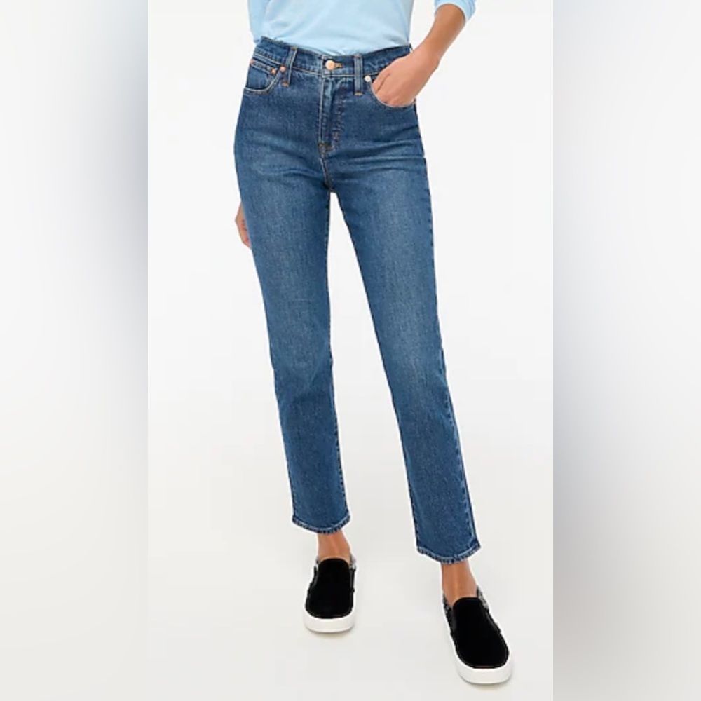 NWT J. Crew Essential Straight jeans in All Day Stretch - Size 28P